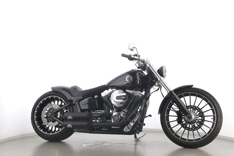 HARLEY DAVIDSON SOFTAIL BREAKOUT